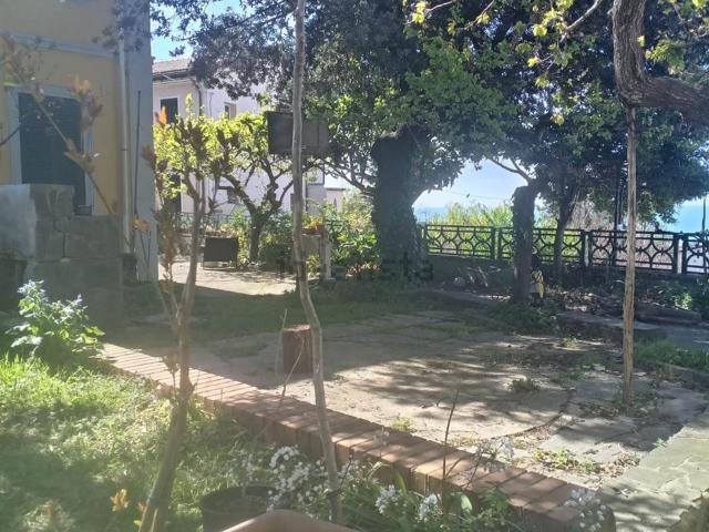 Rustico in vendita a Montenero basso, Livorno