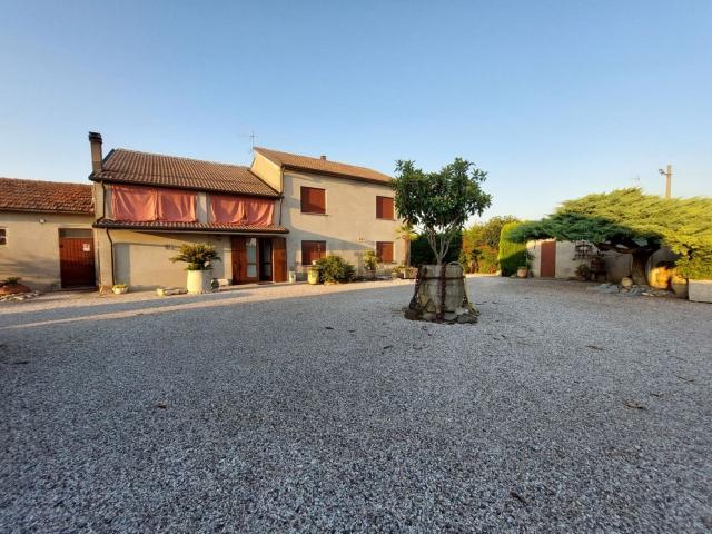 Rustico in vendita a Badia Polesine, Rovigo