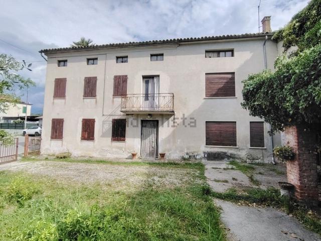 Rustico in vendita a Mussolente, Veneto