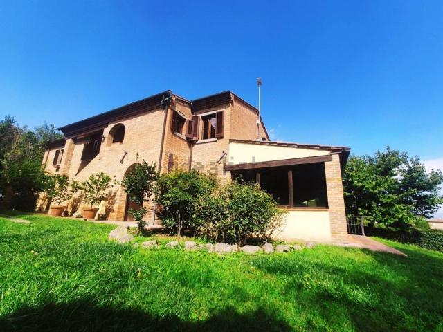 Rustico in vendita a Foiano Della Chiana, Toscana