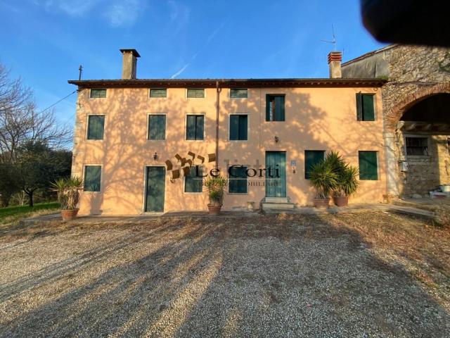 Rustico in vendita a Sarego, Veneto