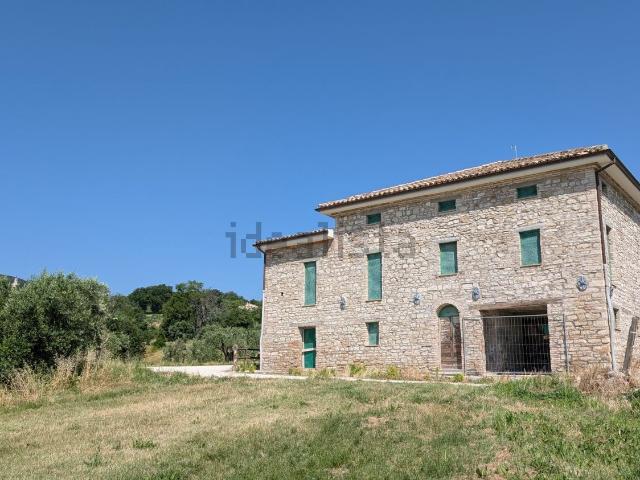 Rustico in vendita a Marche, Macerata