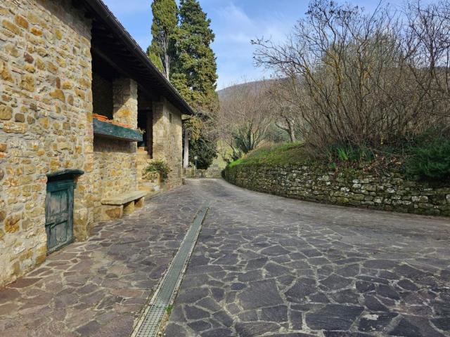 Rustico in vendita a Unione di Comuni Valdarno e Valdisieve, Reggello