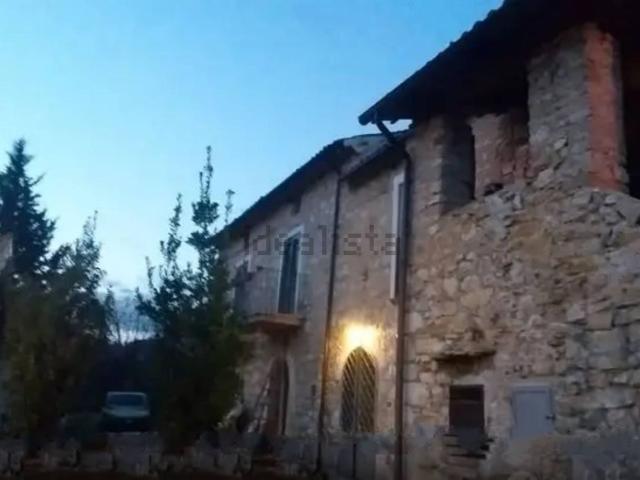 Rustico in vendita a Sant'elia Fiumerapido, Lazio