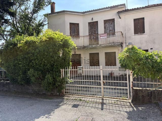 Rustico in vendita a Galzignano Terme, Veneto