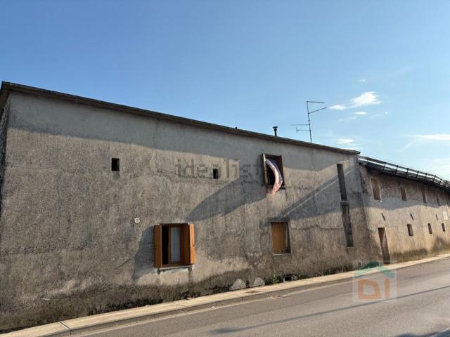 Rustico in vendita a Bicinicco, Friuli-Venezia Giulia