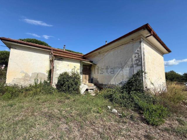Rustico in vendita a Rosignano Marittimo, Toscana