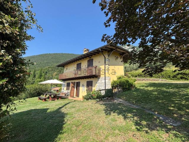 Rustico in vendita a Botticino, Brescia