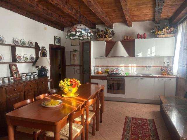 Rustico in vendita a Sovizzo, Veneto