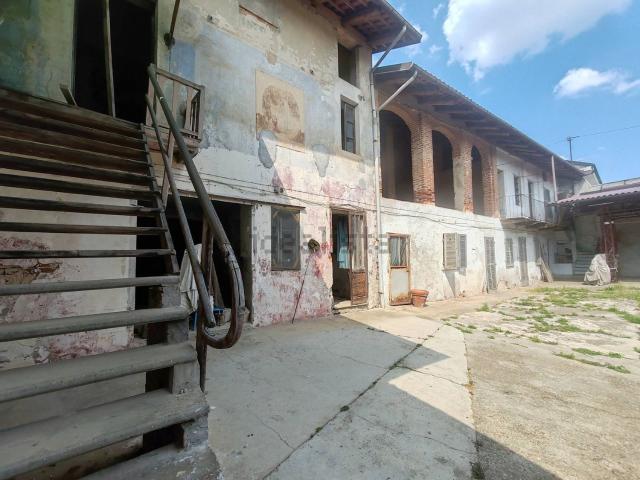 Rustico in vendita a Sommariva del Bosco, Piemonte