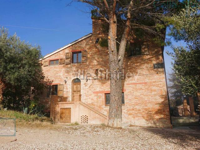 Rustico in vendita a Loro Piceno, Macerata