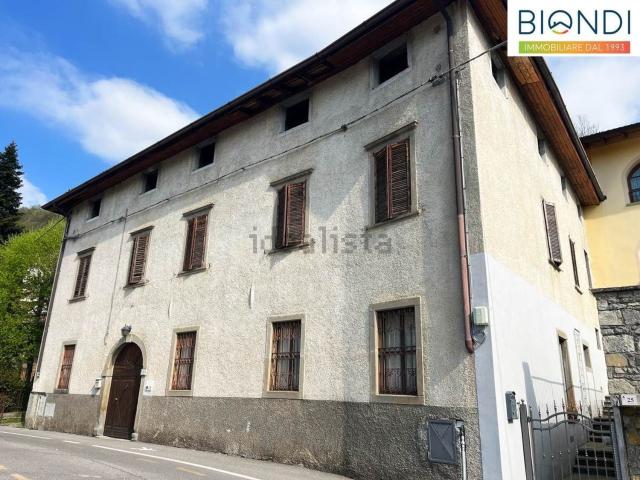 Rustico in vendita a Palazzago, Lombardia