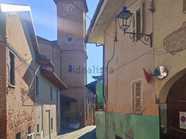 Rustico in vendita a Corneliano d'Alba, Cuneo