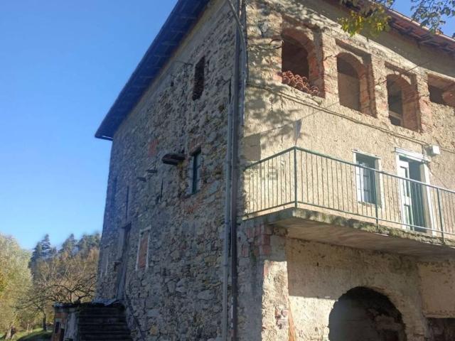 Rustico in vendita a Murialdo, Liguria