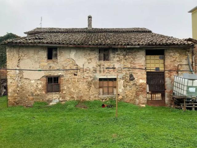 Rustico in vendita a Alseno, Reggio Emilia