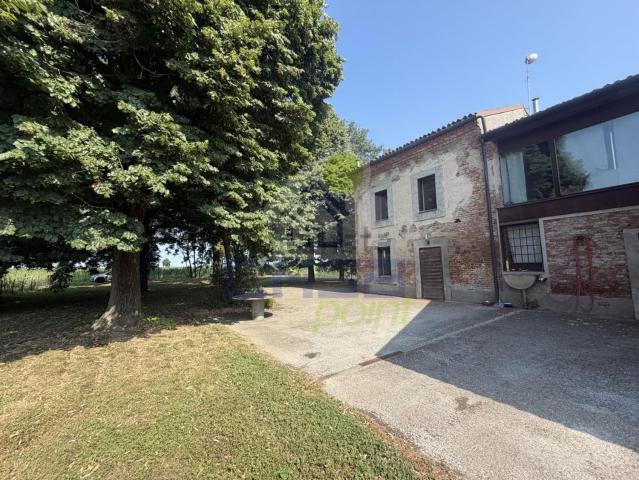 Rustico in vendita a Derovere, Lombardia
