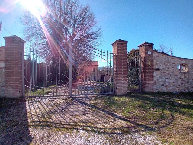 Rustico in vendita a Terni, Umbria