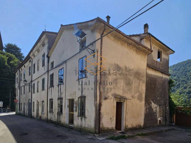 Rustico in vendita a Torrebelvicino, Veneto