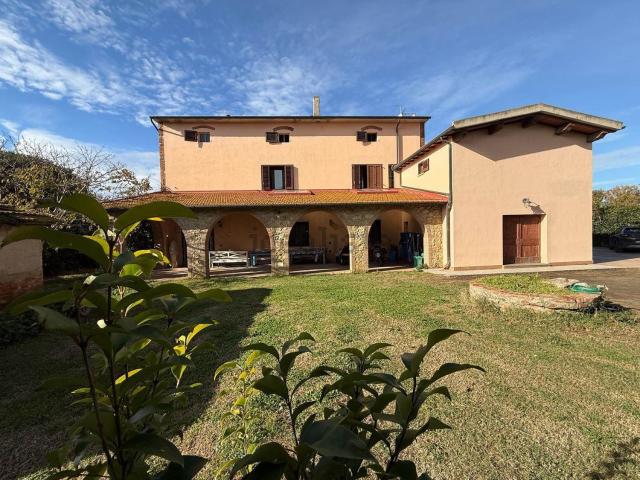 Rustico in vendita a Riparbella, Toscana
