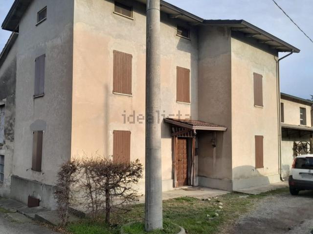 Rustico in vendita a Traversetolo, Reggio Emilia