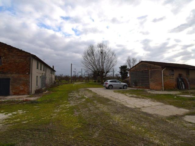 Rustico in vendita a Russi, Reggio Emilia