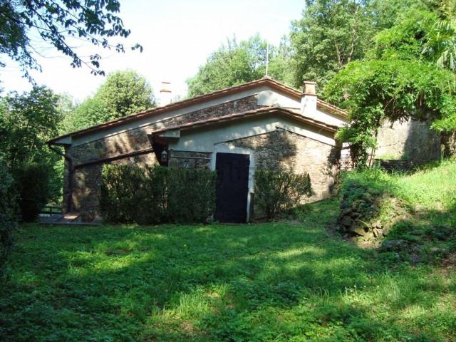 Rustico in vendita a Lamporecchio, Toscana