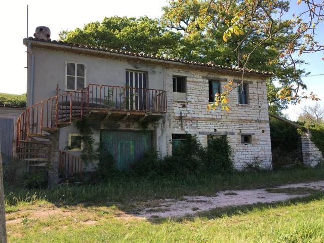 Rustico in vendita a La Torre, Marche