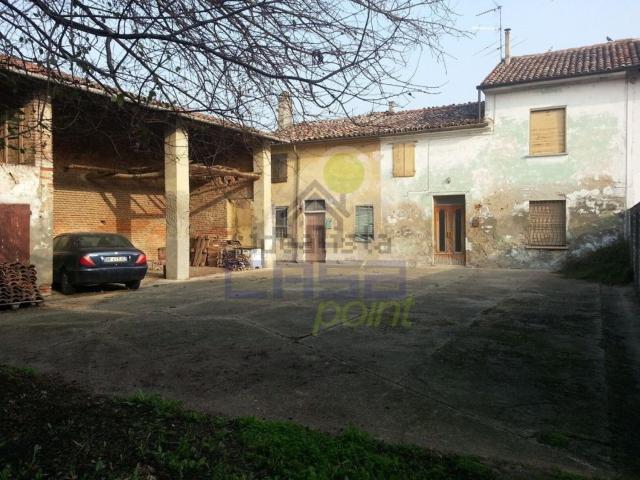 Rustico in vendita a Motta Baluffi, Lombardia