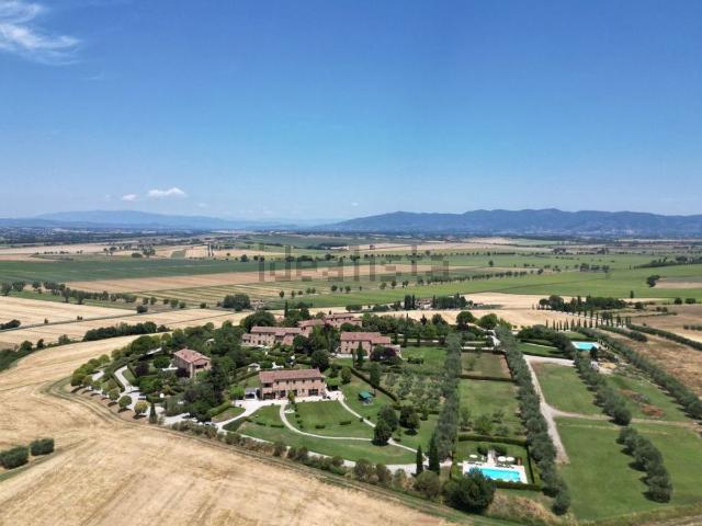 Rustico in vendita a Foiano Della Chiana, Toscana