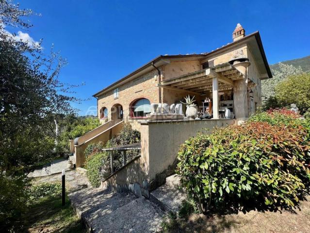 Rustico in vendita a Vado, Camaiore