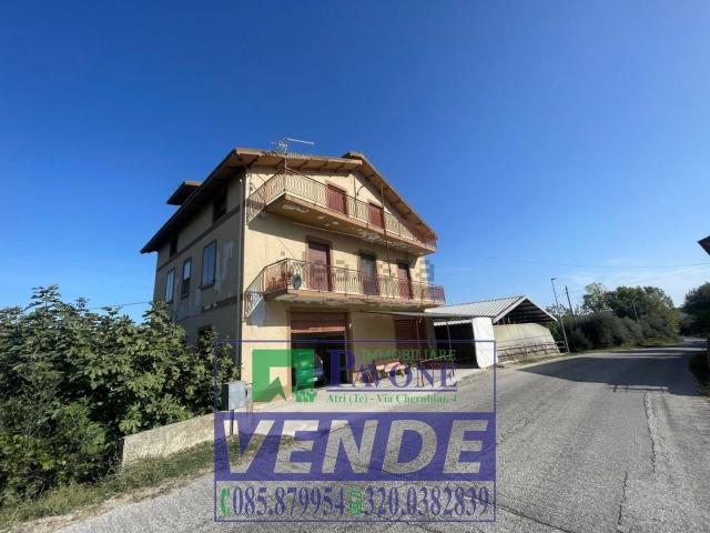 Rustico in vendita a Atri, Abruzzo