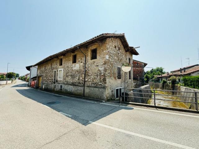 Rustico in vendita a Martignacco, Friuli-Venezia Giulia