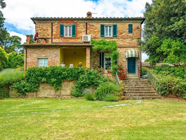 Rustico in vendita a Foiano Della Chiana, Toscana