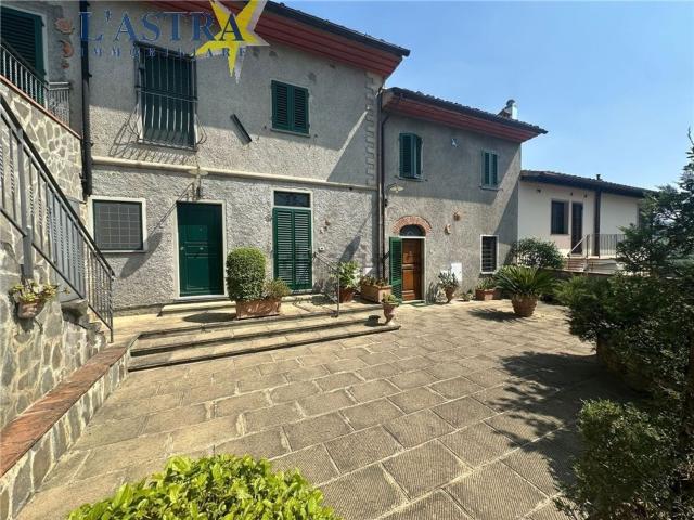 Rustico in vendita a Carmignano, Castello
