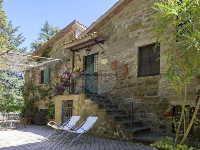 Rustico in vendita a Gubbio, Umbria