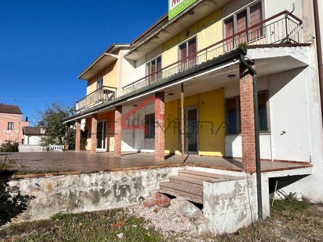 Rustico in vendita a Sorgà, Veneto