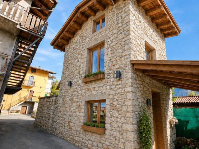 Rustico in vendita a Comunità Alto Garda e Ledro, Dro
