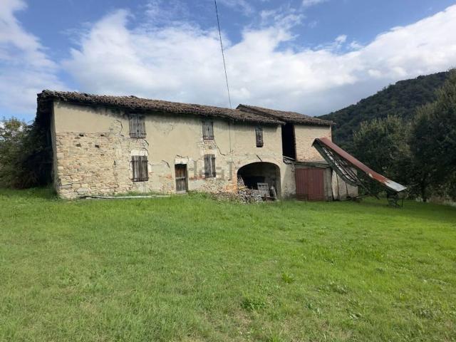 Rustico in vendita a Medesano, Varano Dei Marchesi