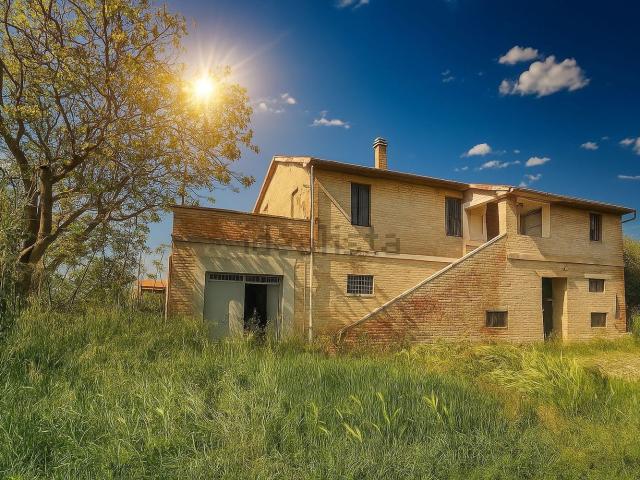 Rustico in vendita a Colle, Marche