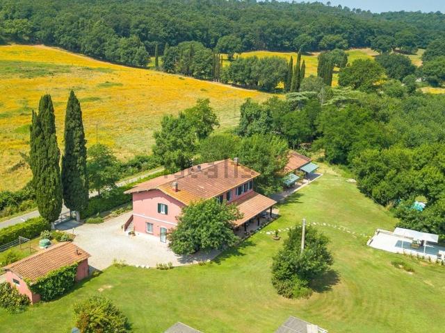 Rustico in vendita a Civitella in Val di Chiana, Toscana