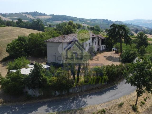 Rustico in vendita a Montalbo, Ziano Piacentino
