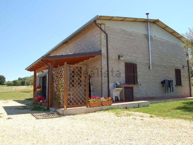 Rustico in vendita a Montebello, Tuscania