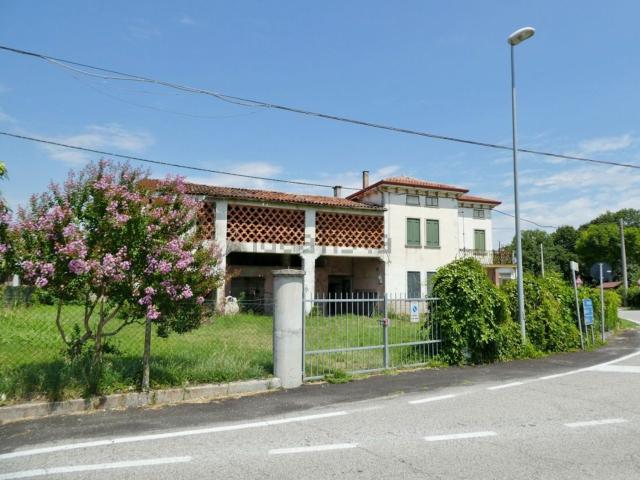 Rustico in vendita a Monticello Conte Otto, Veneto