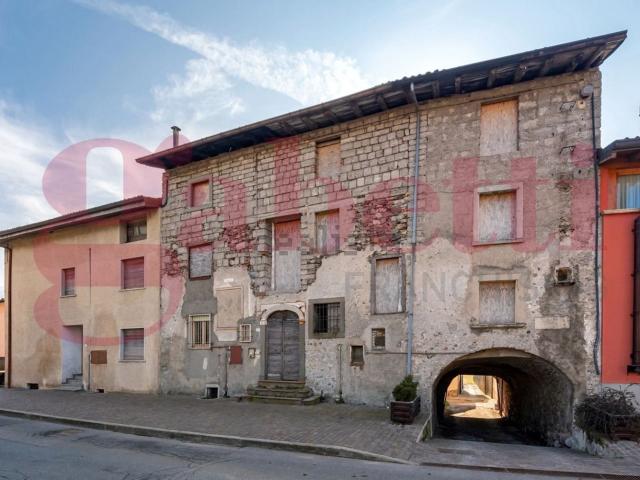 Rustico in vendita a Rovetta, Lombardia