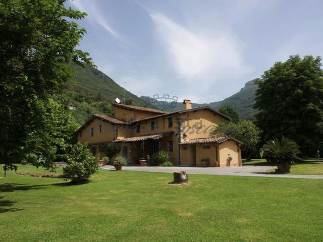 Rustico in vendita a Tonfano, Toscana