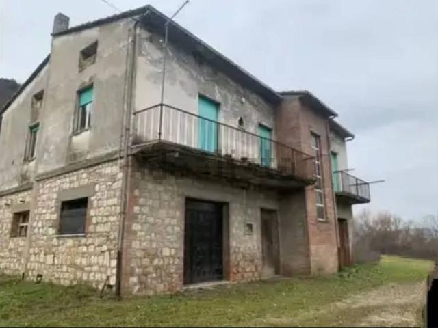 Rustico in vendita a Gualdo Cattaneo, Umbria