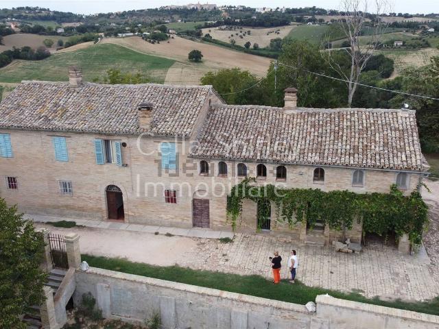 Rustico in vendita a Corridonia, Macerata
