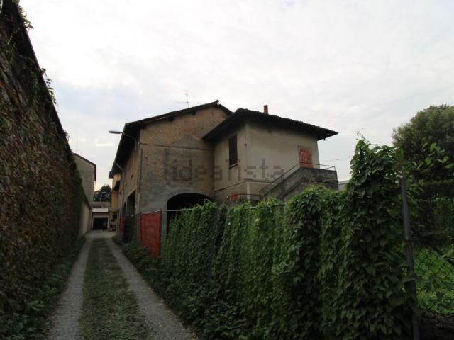 Rustico in vendita a Sovico, Monza e della Brianza