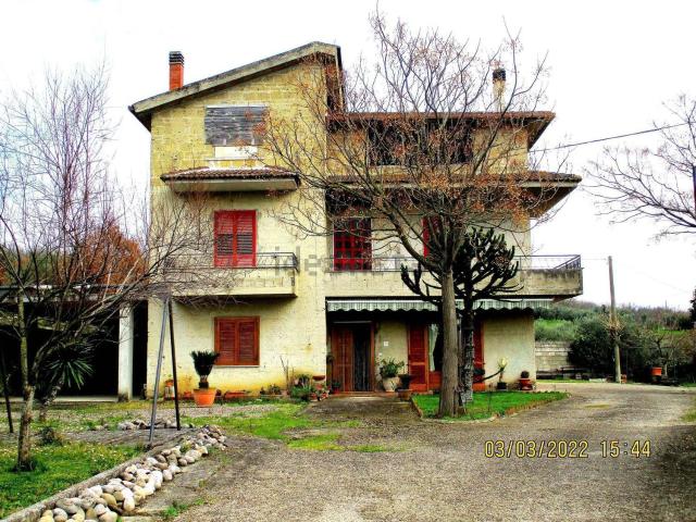 Rustico in vendita a Dugenta