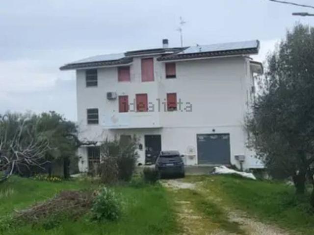 Rustico in vendita a Unione dei Comuni della Val Vibrata, Civitella Del Tronto